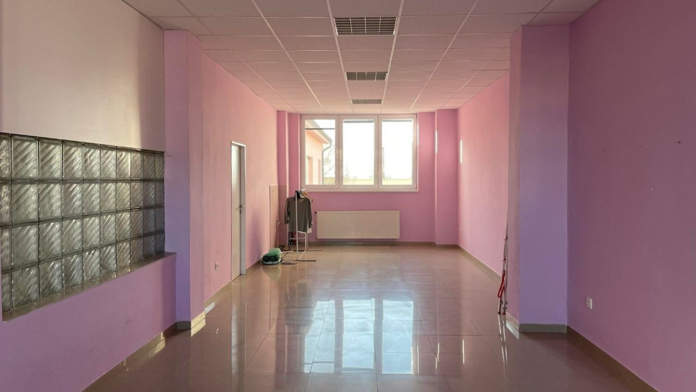 Ponuka prenájmu prevádzkového priestoru v centre Bánoviec n/B