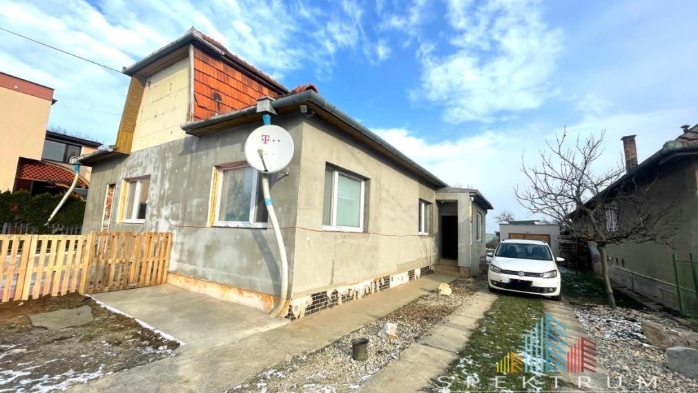 Exkluzívne na predaj 4 izbový RD-Veľké Hoste/veľký pozemok 1000m2