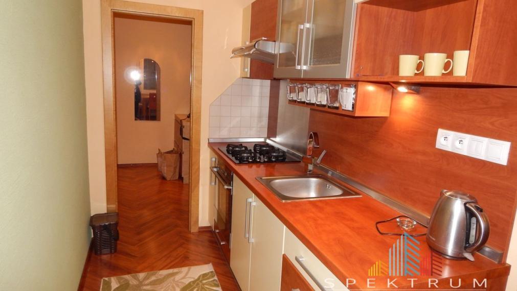 PREDANÉ-SPEKTRUM REALITY- Na Predaj 2-izbový byt, 64 m2 s balkónom +loggia, Handlová, okres Prievidza