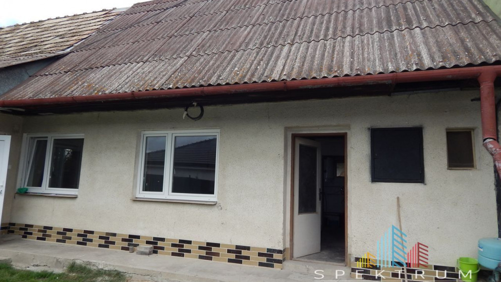 SPEKTRUM  REALITY - Na Predaj 2-izbový rodinný dom s pozemkom 293 m2, Lutila, okres Žiar nad Hronom