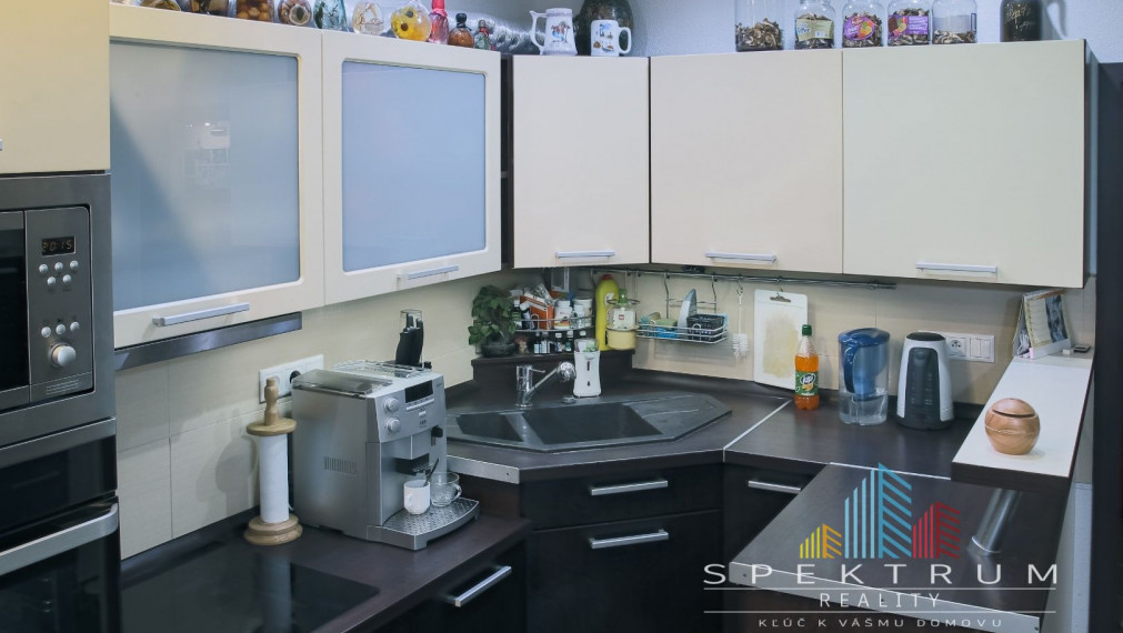 SPEKTRUM REALITY- Na Predaj 4-izbový byt, 84 m2 s loggiou, okres Prievidza, sídlisko Zapotočky