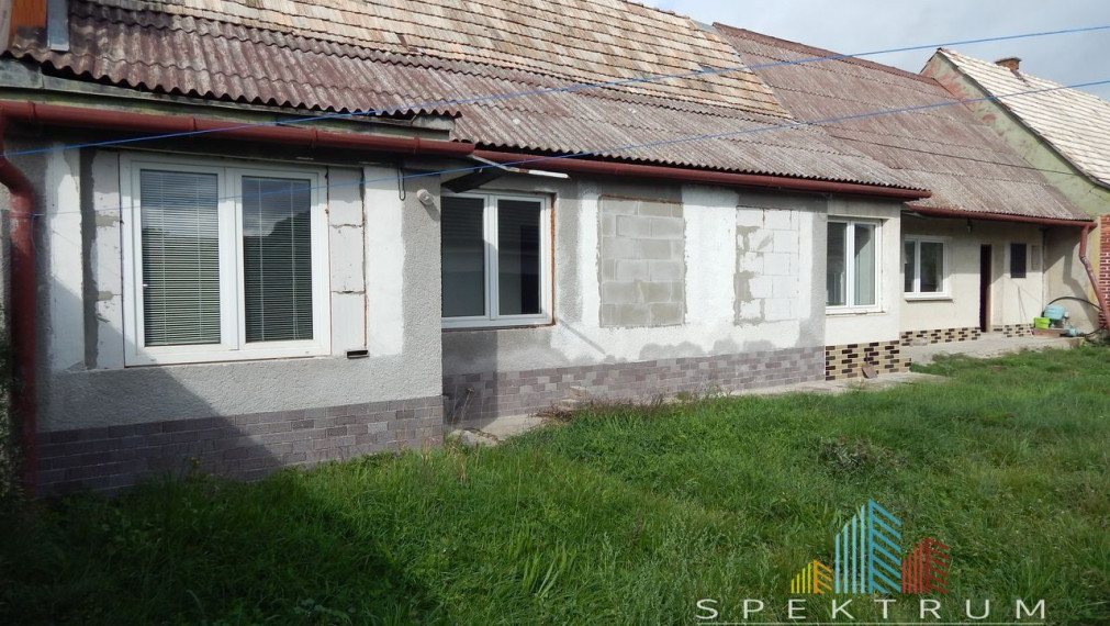SPEKTRUM  REALITY - Na Predaj 2-izbový rodinný dom s pozemkom 293 m2, Lutila, okres Žiar nad Hronom