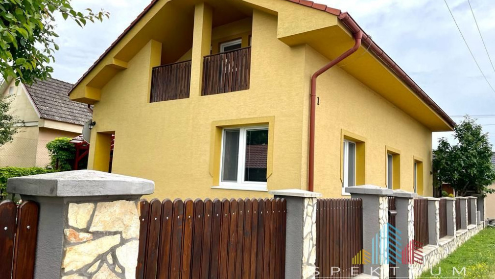 Exkluzívne na prenájom 2 izb.rodinný dom v obci Biskupice, časť mesta Bánovce n/B s terasou