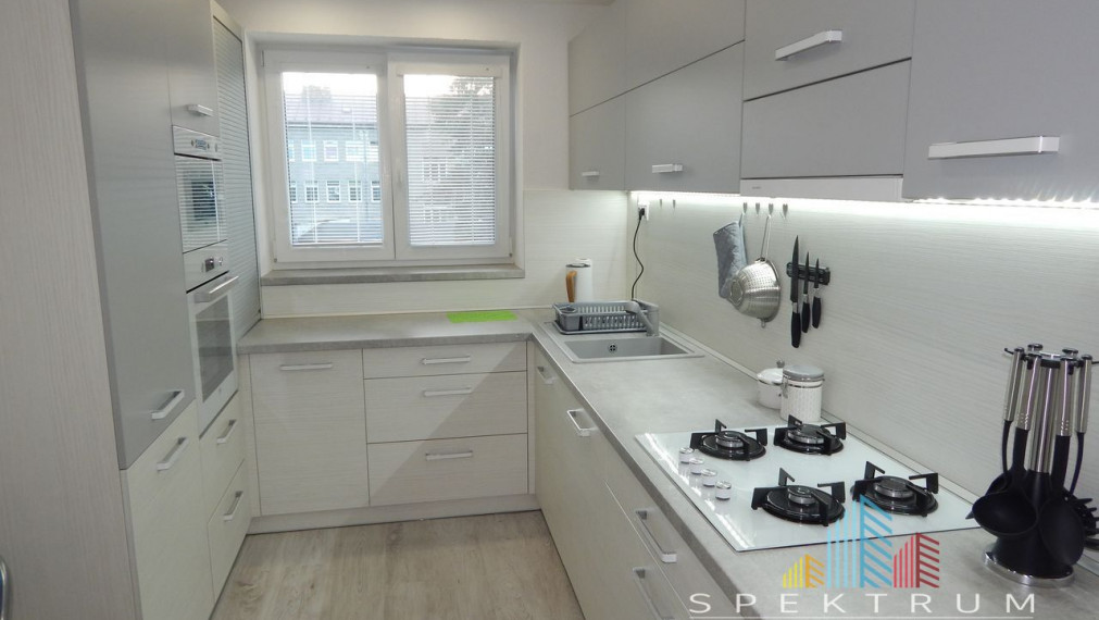 SPEKTRUM REALITY- Na PRENÁJOM 2-izbový byt, 65 m2, Handlová, ul. Poštová