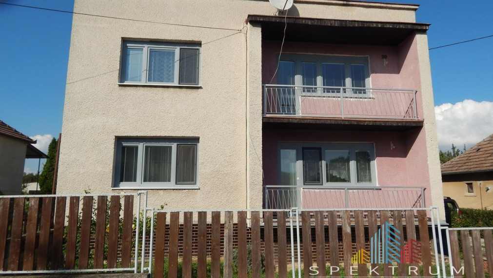 SPEKTRUM REALITY- Na predaj 7-izbový rodinný dom s pozemkom 835 m2, Hruboňovo, časť Výčapky, okres Nitra