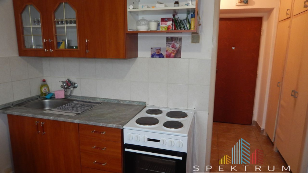 PREDANÉ-EXKLUZÍVNE-SPEKTRUM REALITY- Na Predaj 1-izbový byt, 28 m2, Handlová, 29.Augusta