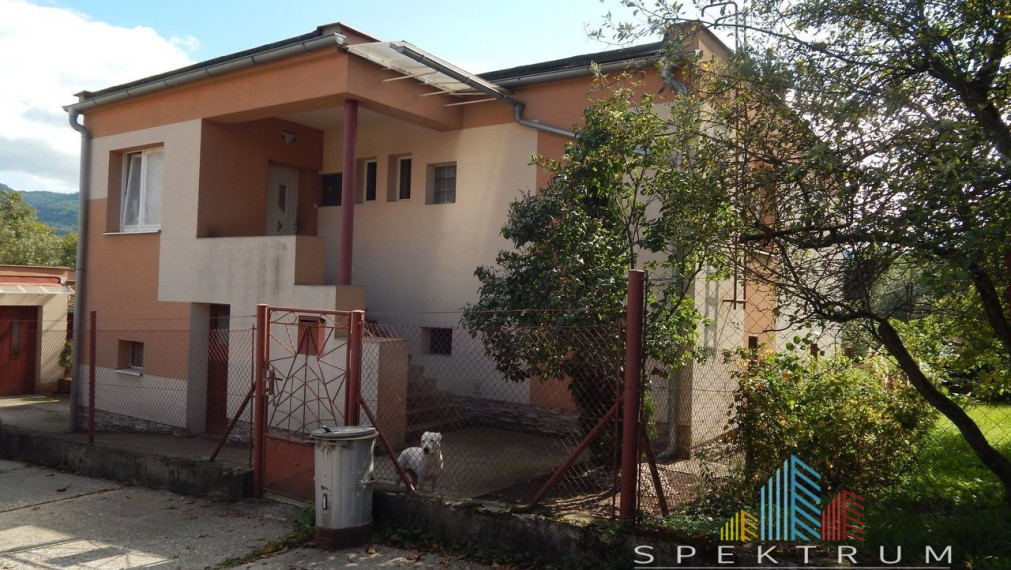 SPEKTRUM REALITY- Na predaj 5-izbový rodinný dom s pozemkom 715 m2, Handlová, okres Prievidza
