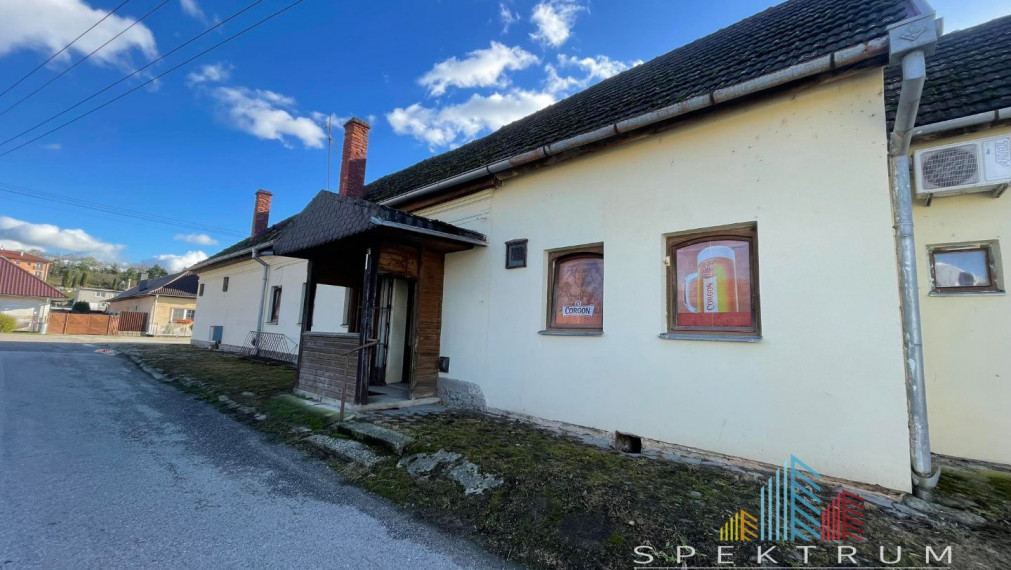 Exkluzívne na predaj obchodný priestor-Skačany
