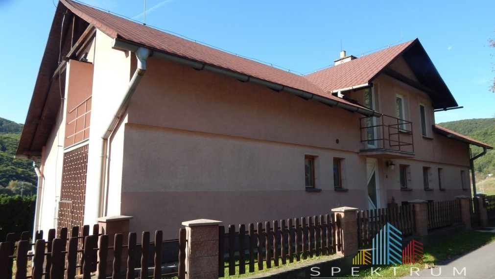 SPEKTRUM REALITY- Na predaj 7-izbový rodinný dom s pozemkom 1906 m2, Pitelová, časť Čierne zeme, okres Žiar nad Hronom