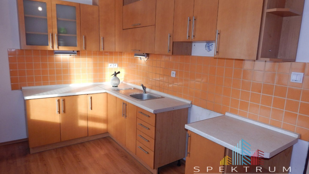 PREDANÉ- SPEKTRUM REALITY- Na Predaj  2-izbový byt, 65 m2, Handlová, 29.Augusta