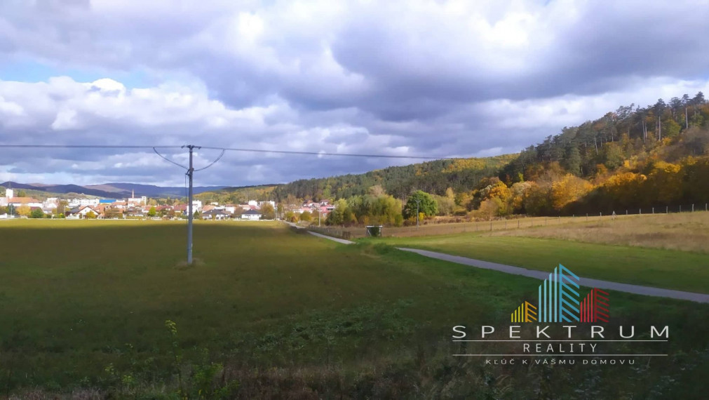 Uhrovec - pozemok na výstavbu rodinných domov