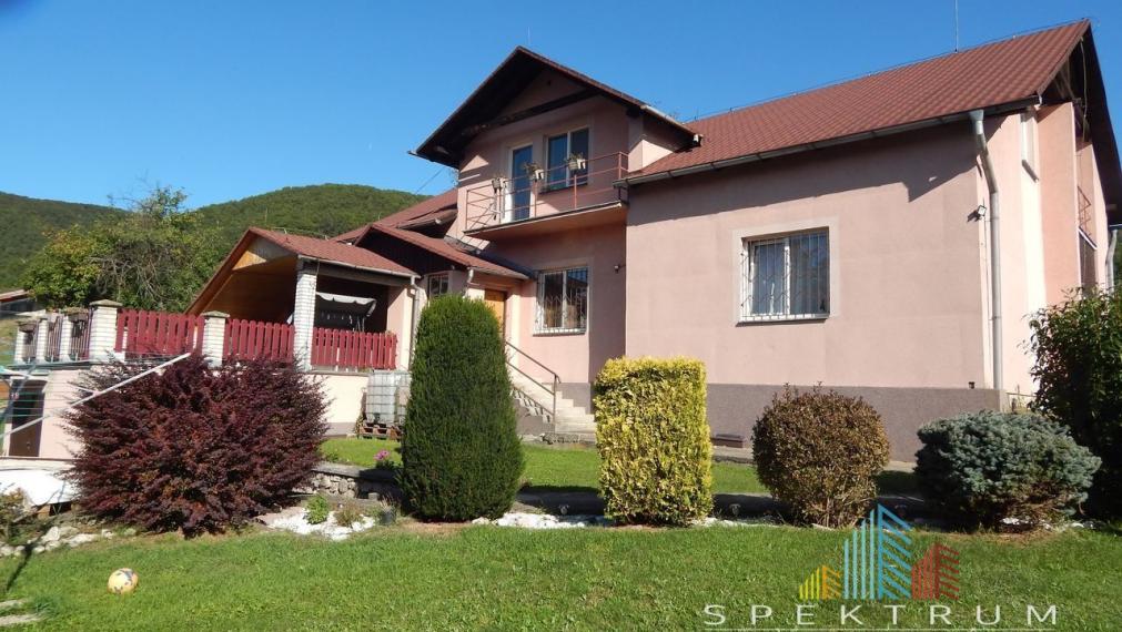 SPEKTRUM REALITY- Na predaj 7-izbový rodinný dom s pozemkom 1906 m2, Pitelová, časť Čierne zeme, okres Žiar nad Hronom