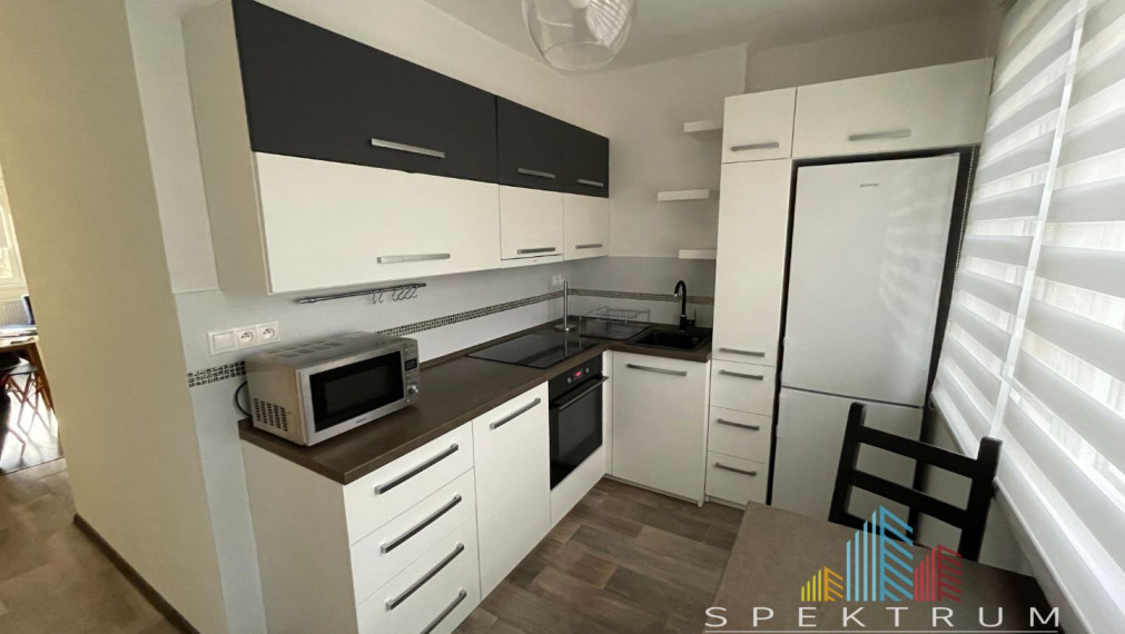 Rezervované...Na prenájom 2 izb. byt Bánovce n/B s loggiou