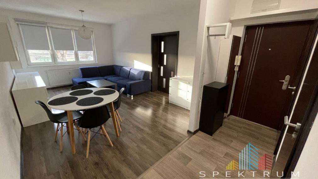 Rezervované...Na prenájom 2 izb. byt Bánovce n/B s loggiou