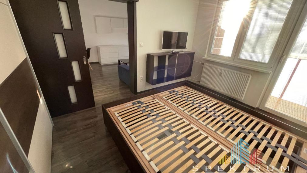 Rezervované...Na prenájom 2 izb. byt Bánovce n/B s loggiou