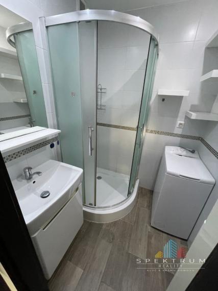 Rezervované...Na prenájom 2 izb. byt Bánovce n/B s loggiou