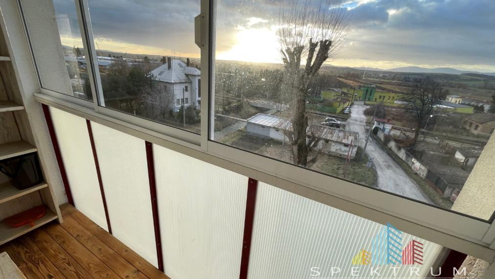 Rezervované...Na prenájom 2 izb. byt Bánovce n/B s loggiou