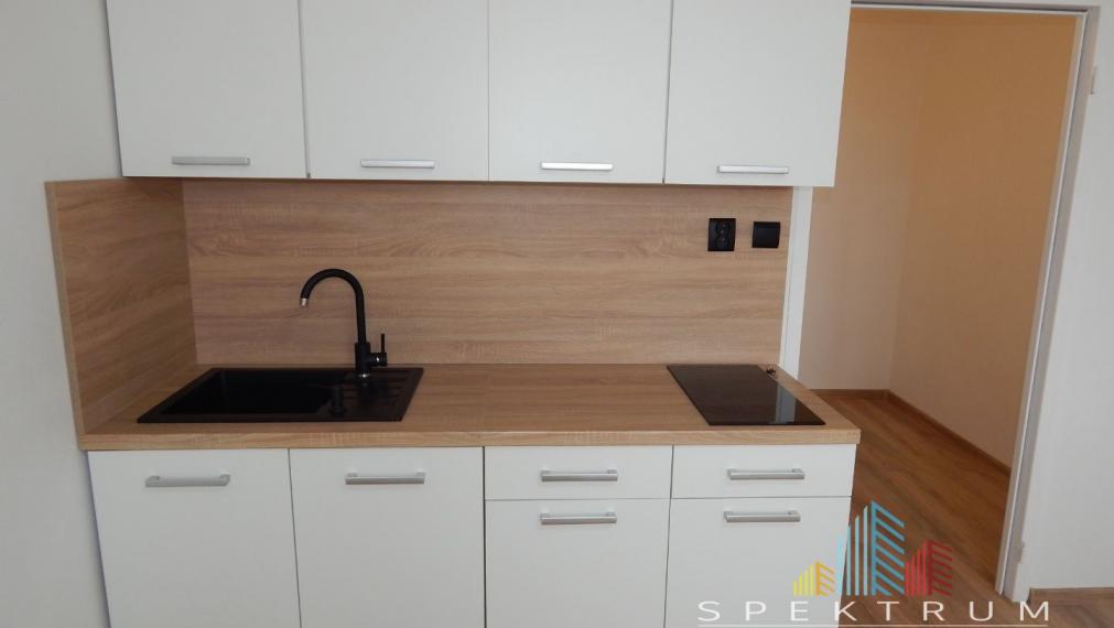 SPEKTRUM REALITY- Na Predaj  garsónka, 23 m2 s loggiou, okres Žiar Nad Hronom, Centrum