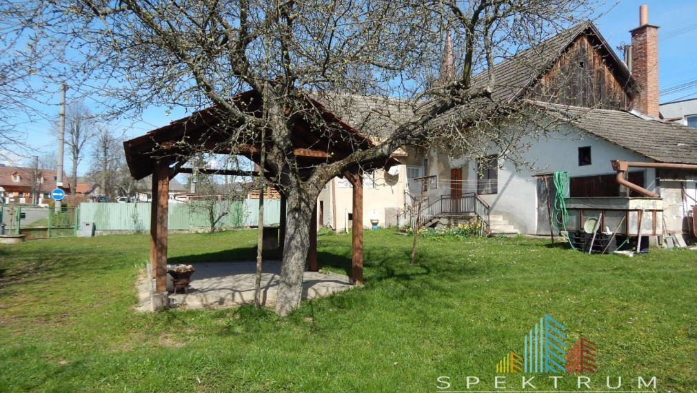 SPEKTRUM REALITY- Na PREDAJ 3-izbový rodinný dom s pozemkom 1764 m2, Malinová, okres Prievidza