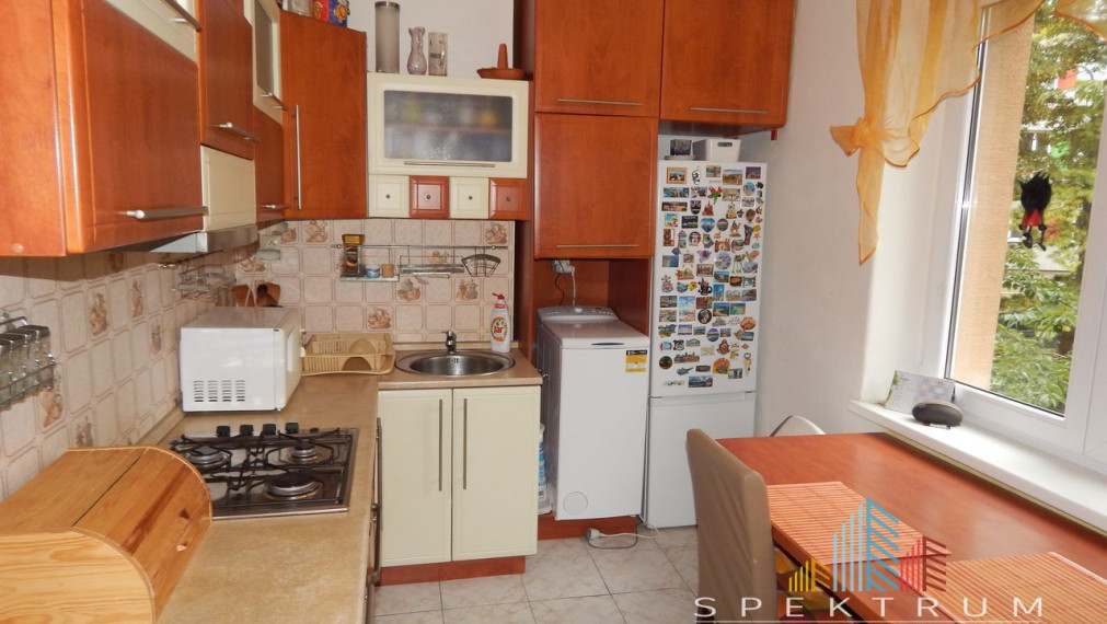 PREDANÉ-SPEKTRUM REALITY-Na Predaj 2-izbový byt  58 m2, Handlová, okres Prievidza