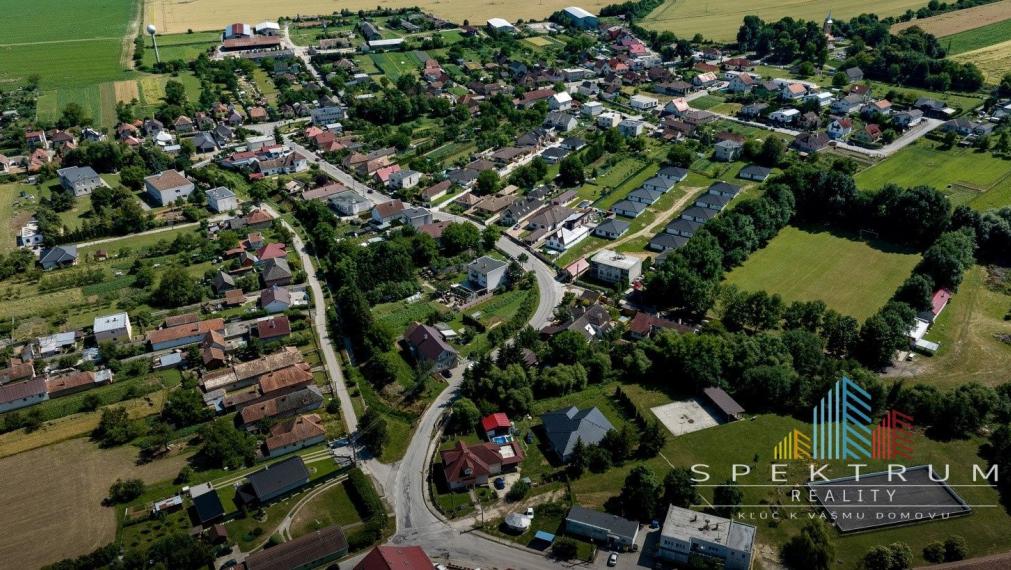 Dvorec/ Pozemok pre rodinné domy na predaj