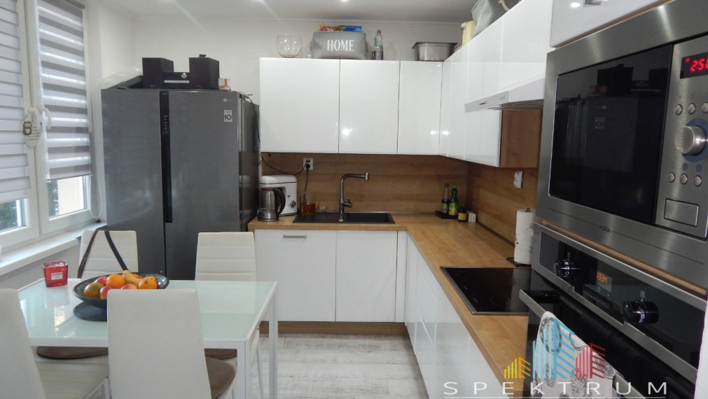 SPEKTRUM REALITY- Na Predaj 3-izbový veľkometrážny byt, 80 m2, dva balkóny, Handlová, okres Prievidza