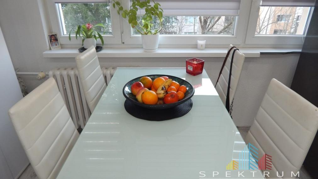 SPEKTRUM REALITY- Na Predaj 3-izbový veľkometrážny byt, 80 m2, dva balkóny, Handlová, okres Prievidza