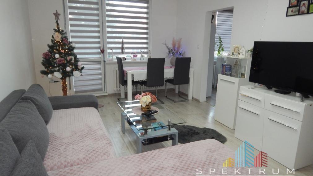 SPEKTRUM REALITY- Na Predaj 3-izbový veľkometrážny byt, 80 m2, dva balkóny, Handlová, okres Prievidza