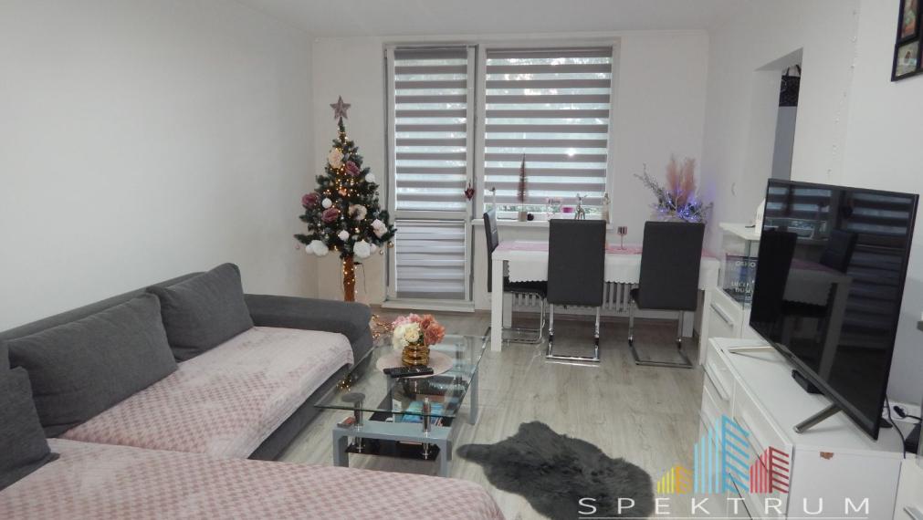 SPEKTRUM REALITY- Na Predaj 3-izbový veľkometrážny byt, 80 m2, dva balkóny, Handlová, okres Prievidza