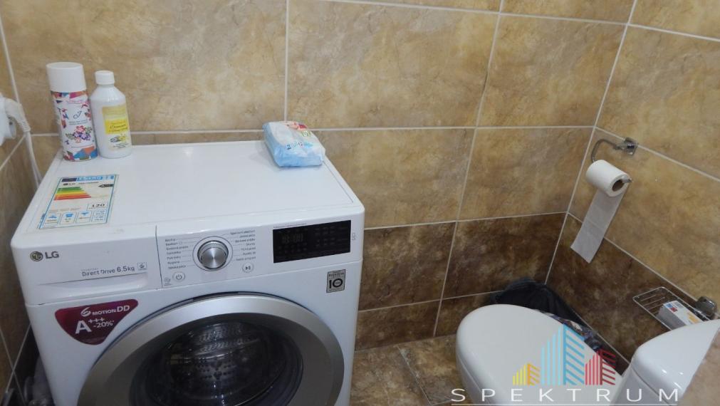 SPEKTRUM REALITY- Na Predaj 3-izbový veľkometrážny byt, 80 m2, dva balkóny, Handlová, okres Prievidza