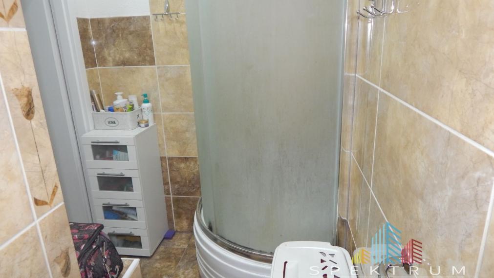 SPEKTRUM REALITY- Na Predaj 3-izbový veľkometrážny byt, 80 m2, dva balkóny, Handlová, okres Prievidza