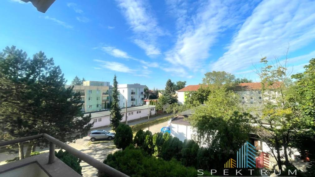 Rezervované...Prenájom krásneho 2 izb bytu v Bánovciach n/B s balkónom