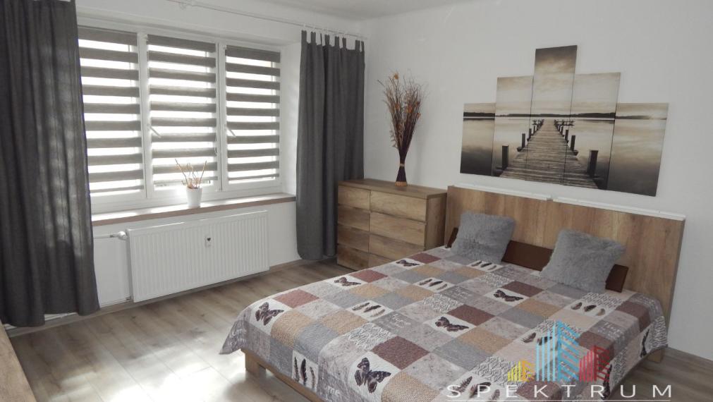 EXKLUZÍVNE-SPEKTRUM REALITY- Na Predaj komplet rekonštruovaný, zariadený  2- izbový byt, 62.8 m2, Handlová, 29.Augusta