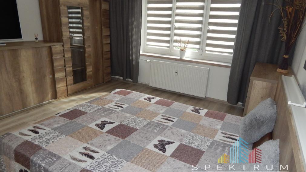 EXKLUZÍVNE-SPEKTRUM REALITY- Na Predaj komplet rekonštruovaný, zariadený  2- izbový byt, 62.8 m2, Handlová, 29.Augusta