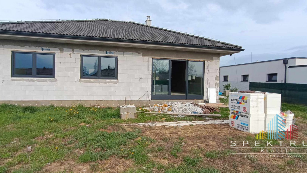 NOVÁ CENA/ Novostavba RD Podlužany na predaj v štádiu ŠTANDARD