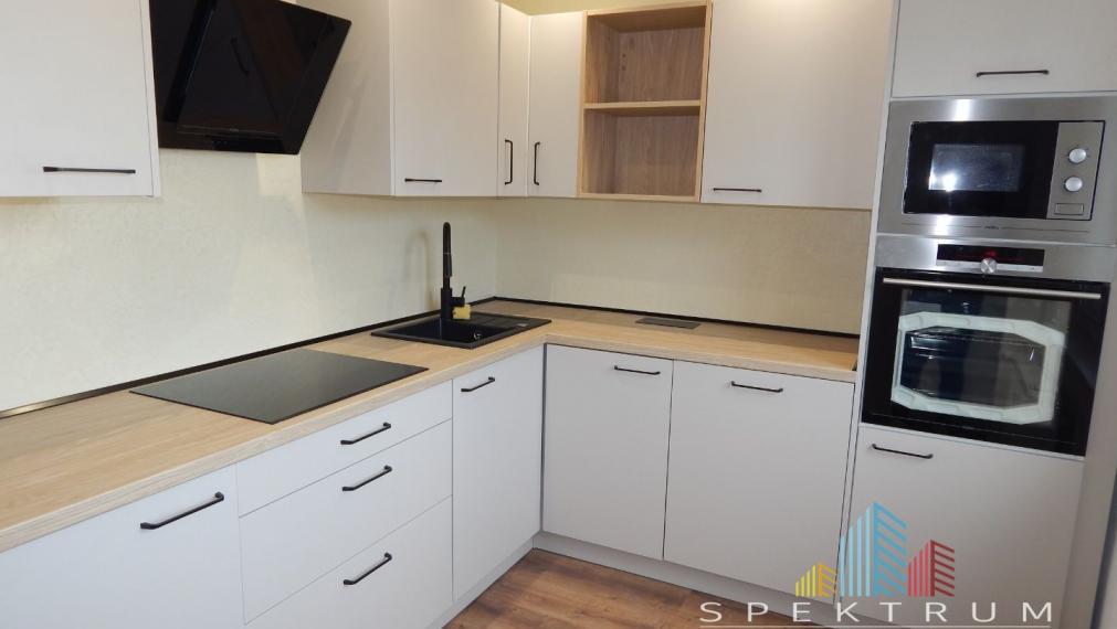 SPEKTRUM REALITY- Na Predaj komplet rekonštruovaný, 2 -izbový byt, 53 m2, Zvolen-Západ Tepličky