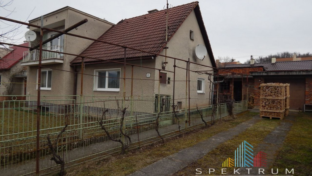 SPEKTRUM REALITY- Na Predaj 5- izbový rodinný dom s pozemkom 480 m2, Pravenec, okres Prievidza