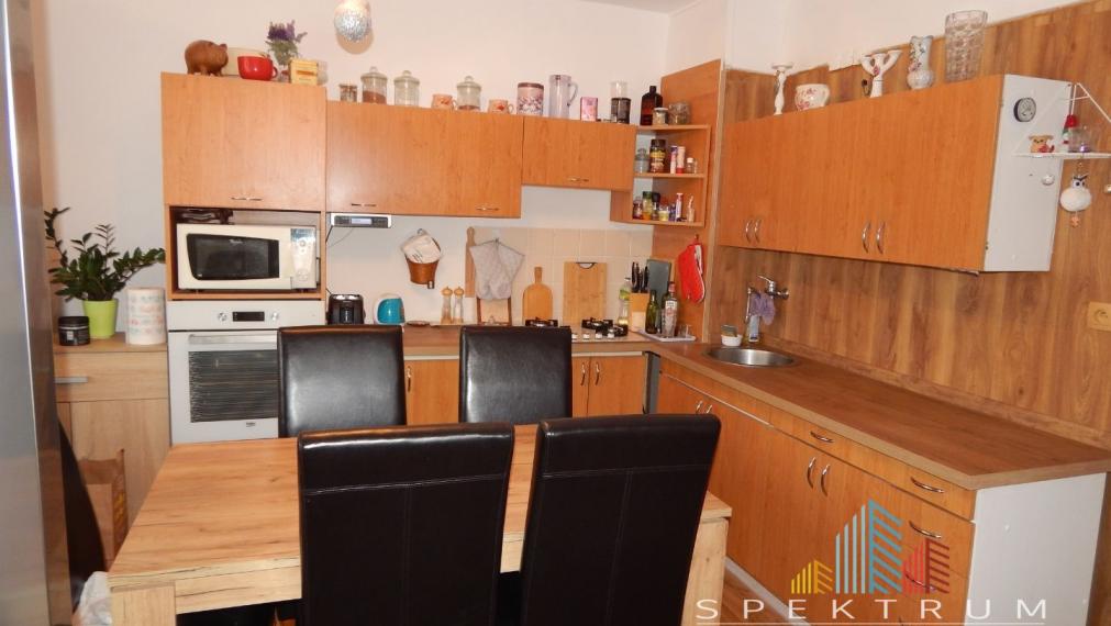 SPEKTRUM REALITY- Na Predaj veľkometrážny 2 -izbový byt, 64 m2, 3x Loggia, Handlová, okres Prievidza