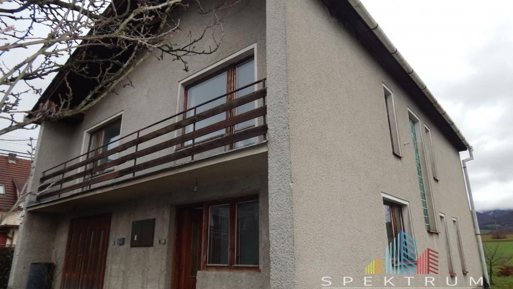 SPEKTRUM REALITY- Na Predaj 3- izbový rodinný dom s pozemkom 688 m2, Čereňany, okres Prievidza