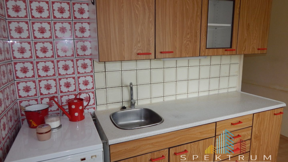 EXKLUZÍVNE- SPEKTRUM REALITY- Na PREDAJ 3 -izbový byt, 66 m2 s balkónom, Handlová, ul. Partizánska
