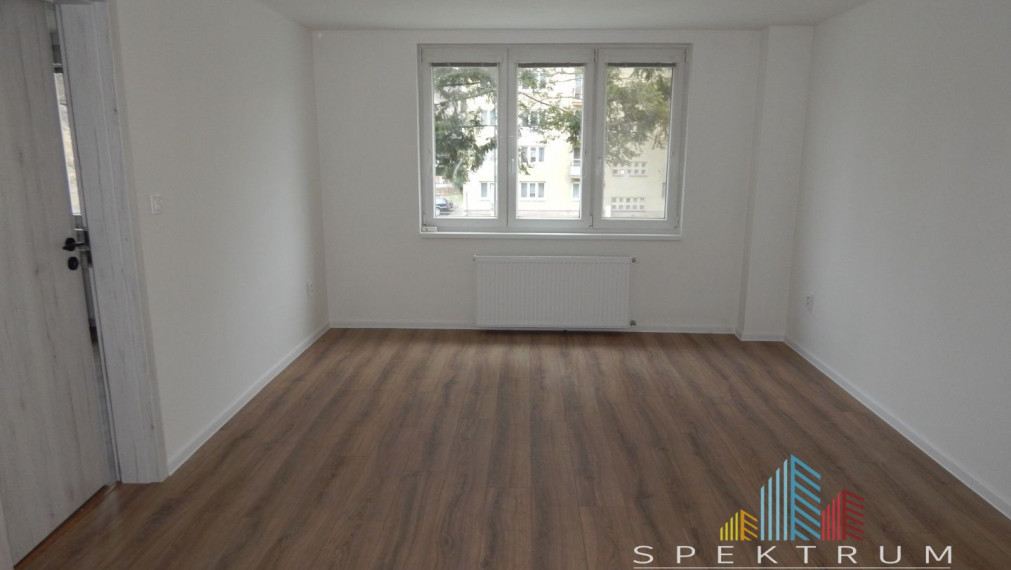 SPEKTRUM REALITY- Na PREDAJ 3 -izbový byt, 63.3 m2 s balkónom, Handlová, ul. Prievidzská