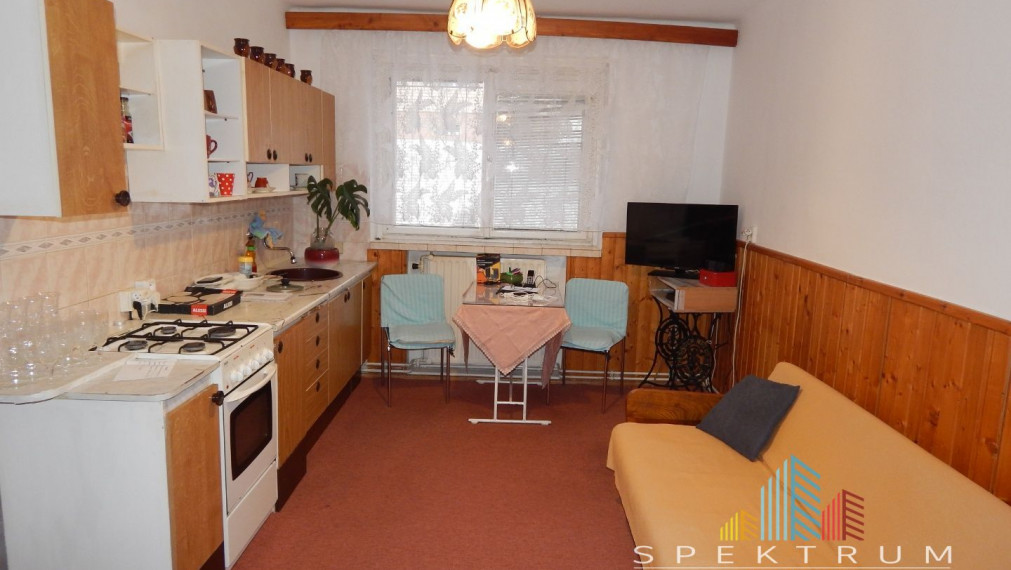 SPEKTRUM REALITY- Na Predaj 2-izbový byt, 65.8 m2 s balkónom , Handlová, ul. Údernícka
