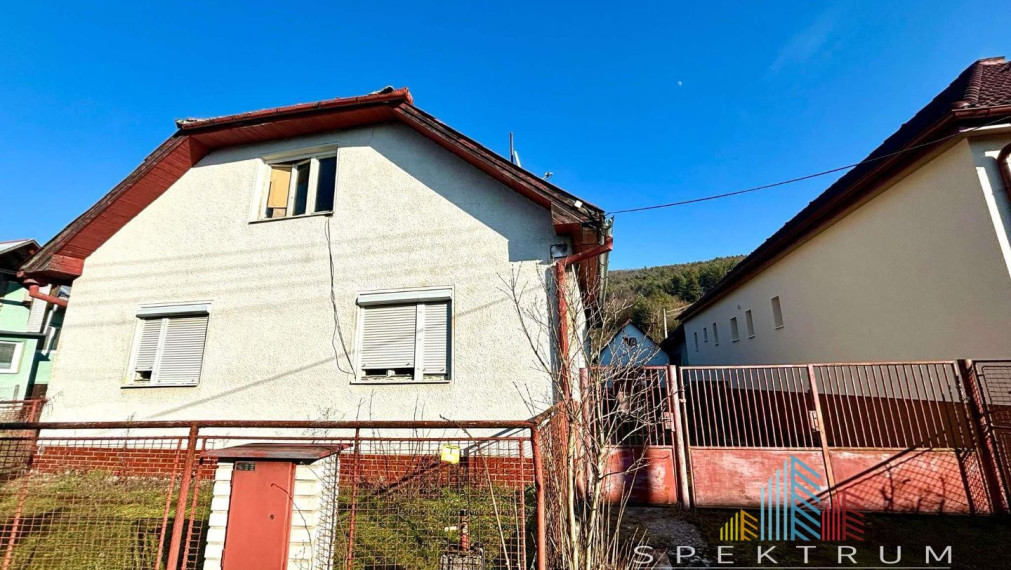 Rezervované...Na predaj 3i rodinný dom v obci Krásna Ves , poz.1446m2