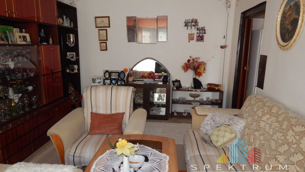 EXKLUZÍVNE- SPEKTRUM REALITY- Na PREDAJ 3 -izbový byt, 66 m2 s balkónom, Handlová, ul. Partizánska