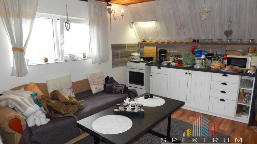 PREDANÉ-EXKLUZÍVNE- SPEKTRUM REALITY- Na Predaj záhradná chatka s pozemkom 684 m2, záhradkárska osada ,, Barborka " Handlová, okres Prievidza