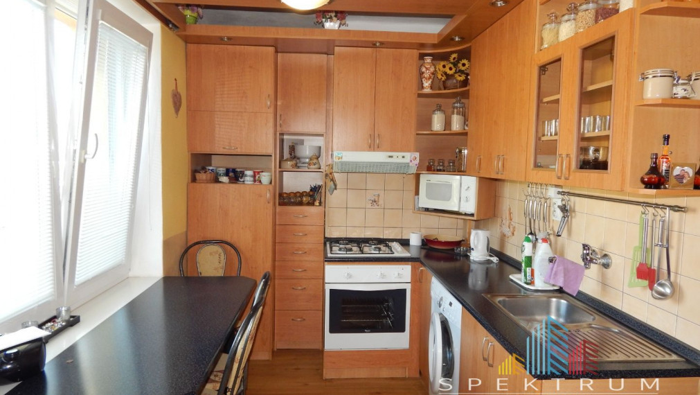 SPEKTRUM REALITY-Na Predaj 2-izbový byt 58 m2, Handlová, okres Prievidza