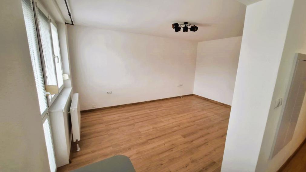 Rezervované...TOP/ Rybany - 2 izbový byt s loggiou a s garážou