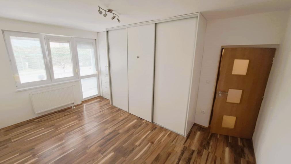 Rezervované...TOP/ Rybany - 2 izbový byt s loggiou a s garážou