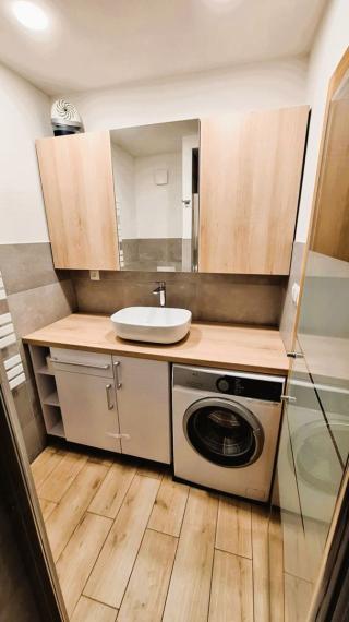 Rezervované...TOP/ Rybany - 2 izbový byt s loggiou a s garážou