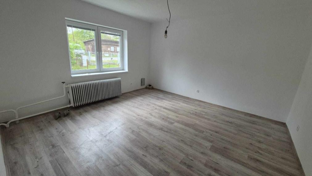 SPEKTRUM REALITY- Na Predaj 4- izbový rodinný dom s pozemkom 1200 m2, Opatovce nad Nitrou, okres Prievidza